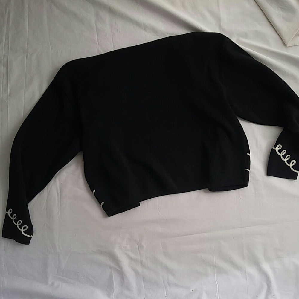 Sweater - Picture 7 of 7